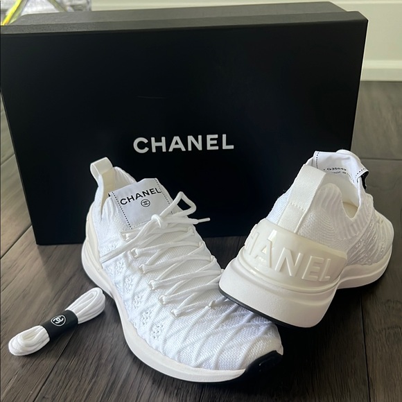 CHANEL White Sneakers Knit Mesh 39.5 shoe size European - Picture 1 of 10